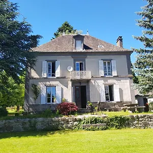 https://domaine-les-pradets.hotels-rhonealpes.com